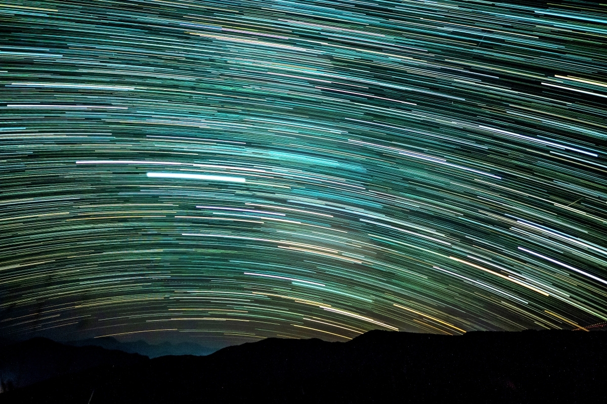 Звездное небо в Краснодарском крае во время метеорного потока Персеиды
